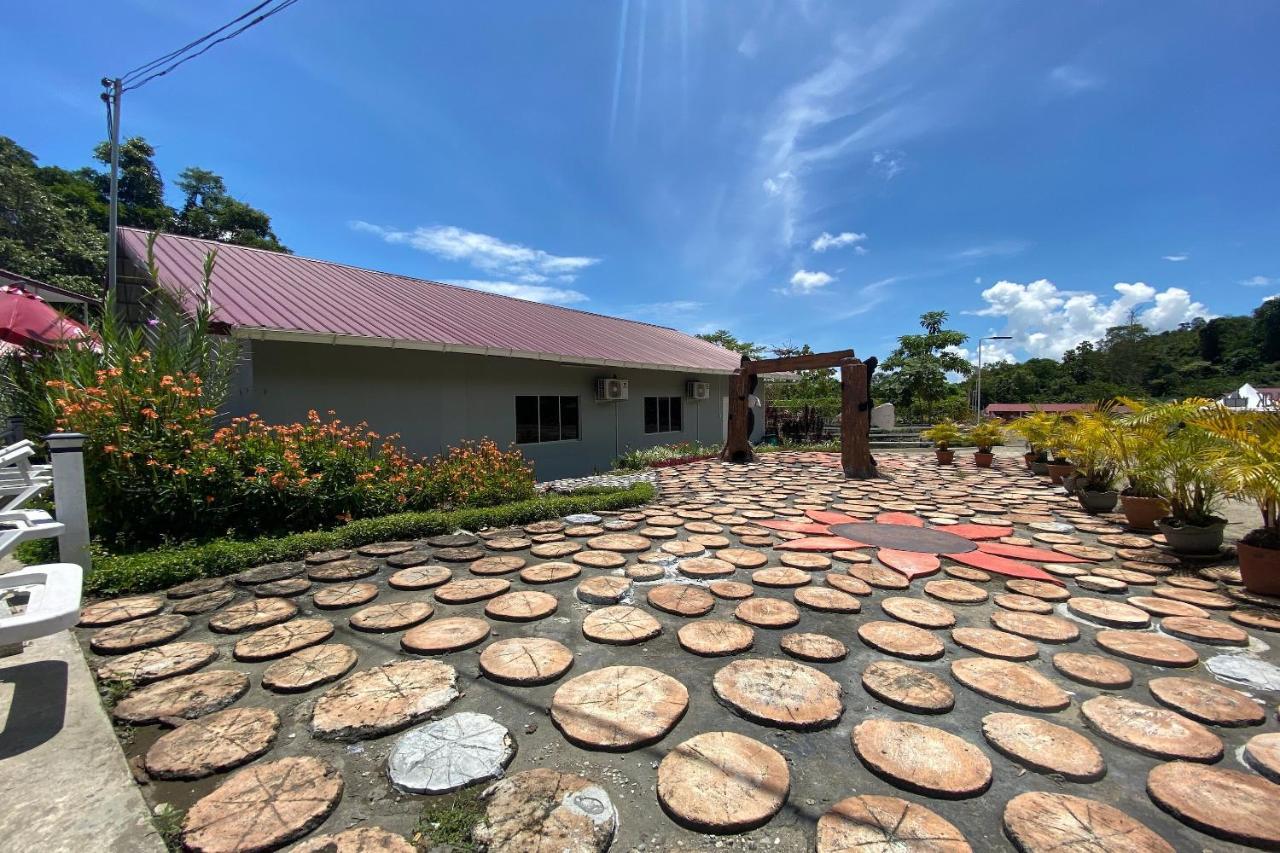 Spot On 90279 Kinomulok Garden Hotel Ranau Exterior photo